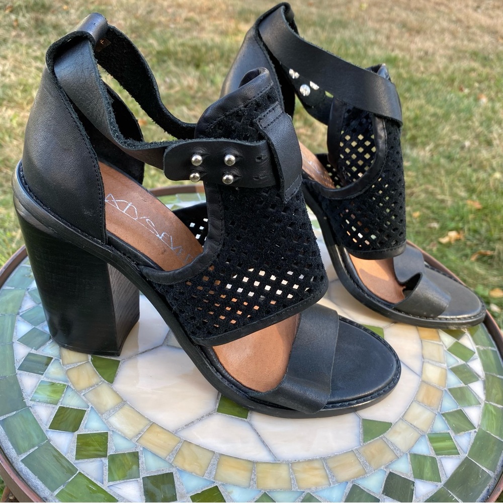SixtySeven Lily Cutout Heeled Leather Sandal Size 39